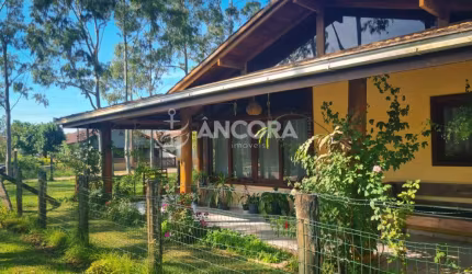 Casa de campo estilo chácara em terreno de 1.375 m² no centro de Itapoá a apenas 350 metros do mar