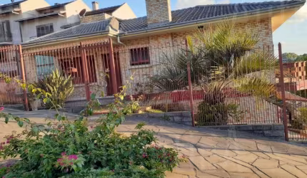 Casa com 3 quartos à venda na Rua Joaquim Andreazza, 24, Cidade Nova, Caxias do Sul, 317 m2 por R$ 870.000