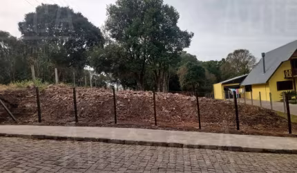 Terreno à venda na Rua Giusepe Formolo, Cruzeiro, Caxias do Sul por R$ 440.000