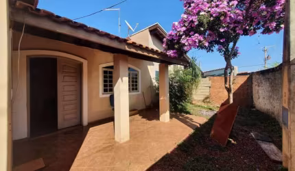 Imóvel com 2 casas no Jardim Conservani