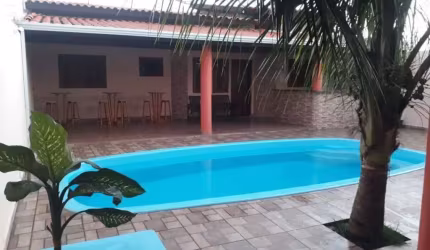 Casa com ampla área de lazer