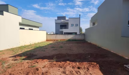 Terreno no Condomínio São Luiz