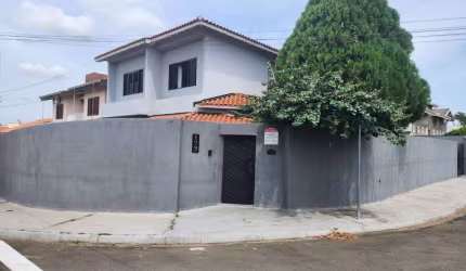 Sobrado de esquina no Jardim Resek, em Artur Nogueira - SP