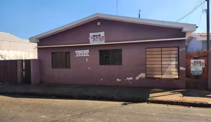 Casa comercial no Centro de Artur Nogueira - SP