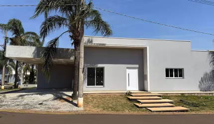 Linda casa em condomínio de Artur Nogueira - SP
