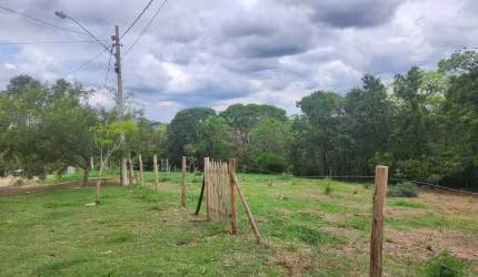Chácara com 800 m² em Artur Nogueira - SP