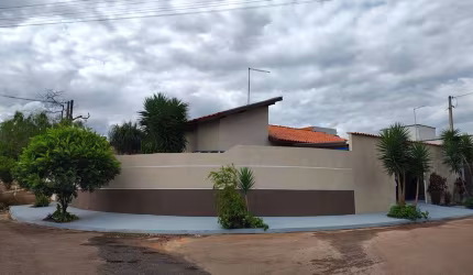 Imóvel com 2 casas no bairro Josephin Tagliari