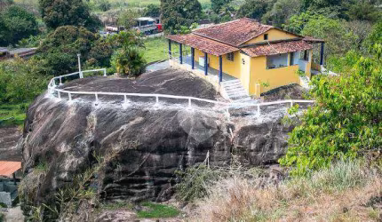 Fazenda com 8 quartors à venda, 43113000 m² por R$ 1.500.000 - Piabetá (Inhomirim) - Magé/RJ