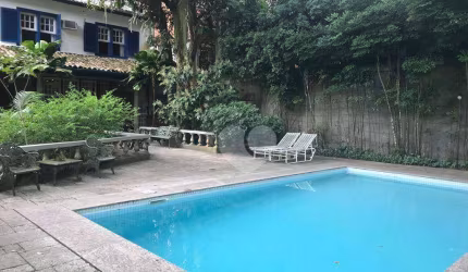 Condomínio Jardim do Itanhagá - Casa Duplex de 4 Quartos com Piscina e Espaço Gourmet. Itanhangá/RJ.