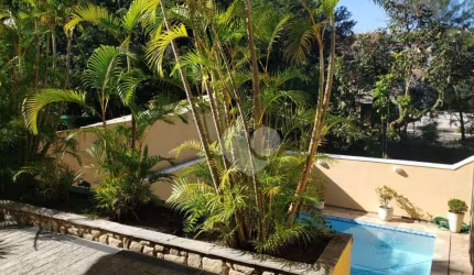 Linda casa de 4 quartos com piscina no Anil. Rio de Janeiro.