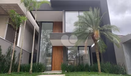 Condomínio Interlagos de Itaúna - Casa Triplex em Projeto Contemporâneo com 4 Suítes a venda. Sendo ela Primeira Locação. Barra da Tijuca/RJ.