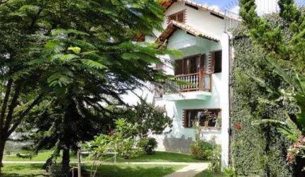 Casa com 4 quartos à venda, 344 m² por R$ 1.500.000 - Golfe - Teresópolis/RJ