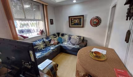 Casa de 2 quartos, com varanda interna,  no Grajaú, Rio de Janeiro, RJ