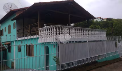 Lopes Enjoy vende linda casa em Miguel Pereira.