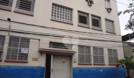 Prédio Comercial ou Residencial - Edifício misto com 2 Lojas e 8 Apartamentos. São Cristovão/RJ.