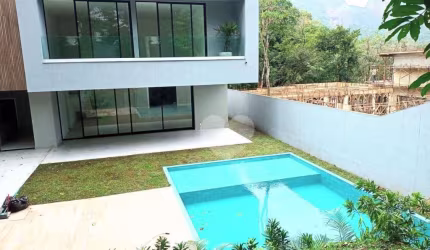 Casa contemporânea  no Itanhangá , 5 suítes,  700 m² de área construída por R$ 7.450.000 ,00