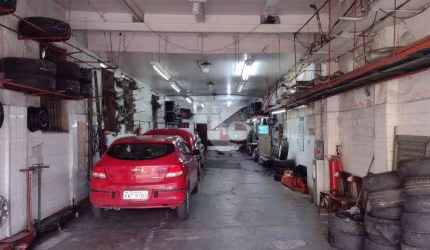 Prédio comercial com loja, 350 m, a venda por R$ 995.000,00 na Tijuca.