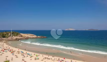 Lopes Enjoy Ipanema vende : Excelente Cobertura Duplex de frente para o mar .