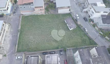 Terreno plano com área total 1.768m