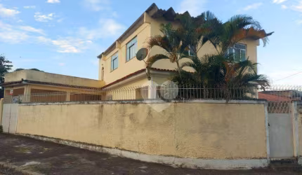 Casa com 3 quartos sendo 1 suíte à venda, com 221m, por R$ 600.000 - Tanque