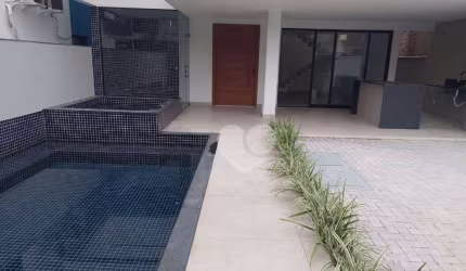 Casa no Recreio á venda  4 Quartos, Sauna, Piscina e Churrasqueira - Vazia e Pronta para Morar