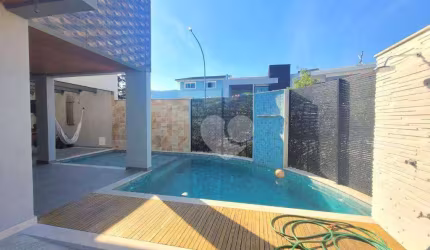 Casa 5 quartos, 318 m², por R$ 2.400.000- Rua Desembargador Wellington Jones Paiva - Vargem Pequena