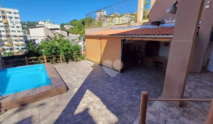 Linda casa - piscina - vaga - 181m2 ( + - 200m2 de área externa) Largo das Neves - Sta Teresa - R$ 1.300.000 - Rio de Janeiro/RJ