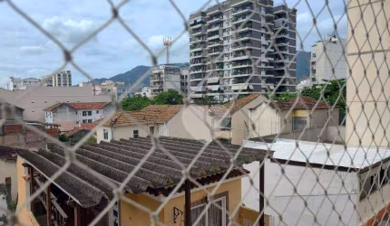 LOPES ENJOY IMOVEIS vende apto dois qts ,dependencias,predio com elevador,2 quartos com elevador no Grajaú