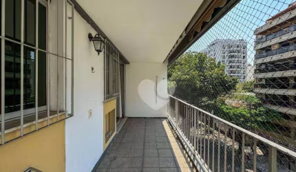 Apartamento 02 quartos ao lado do metrô Uruguai.
