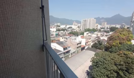Apto com vista livre na São Francisco Xavier