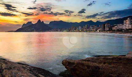 Apartamento com 2 dormitórios à venda, 90 m² por R$ 2.160.000,00 - Lagoa - Rio de Janeiro/RJ