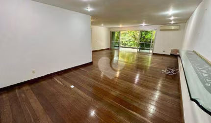 Lopes Enjoy Vende Oportunidade, apartamento 4 suítes com 245 m²,  3 vagas de garagem, quadra da praia, rua Guedes da Fontoura  - Jardim Oceânico.