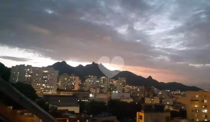 Casa de vila: 4 quartos à venda, 400 m² por R$ 990.000 - Tijuca - Rio de Janeiro/RJ