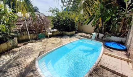Casa com 3 quartos à venda, 297 m² por R$ 1.450.000 no bairro da Glória.