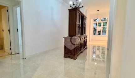 Apartamento a 300 metros do Metrô com 2 quartos à venda, 93 m² por R$ 850.000 - Copacabana