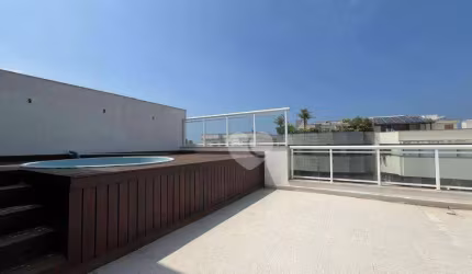 Cobertura com 5 quartos sendo 5 suítes + dependência completa de empregada no Recreio dos Bandeirantes , primeira quadra da praia posto 9.