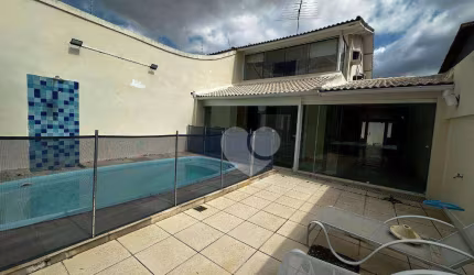 Casa com 4 quartos e lazer privativo no Recreio
