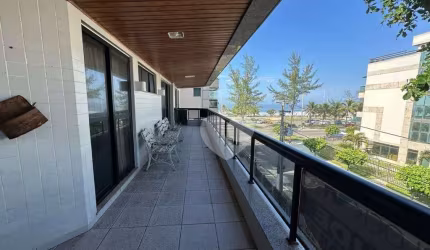 Lopes Enjoy Vende apartamento 3 suítes, 164 m², 2 vagas, Vista Mar - Posto 9.