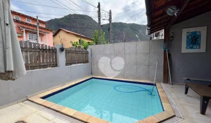 Casa com 4 quartos à venda, 197 m² por R$ 750.000 - Vargem Pequena - Rio de Janeiro/RJ