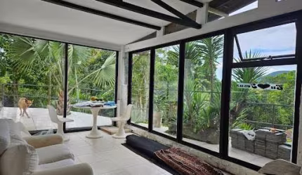 Casa com 3 dormitórios à venda, 256 m² por R$ 1.250.000,00 - Soberbo - Teresópolis/RJ