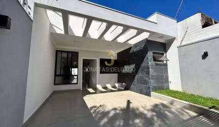 Casa à venda no bairro Jardim Araucária - Maringá/PR