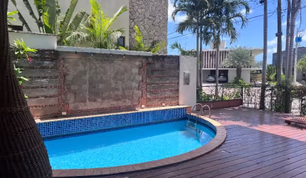 Casa de luxo em condomínio
