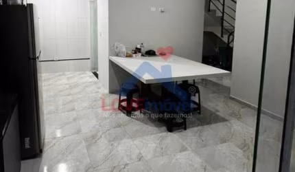 Sobrado à venda no bairro Vila Garcia - Paranaguá/PR