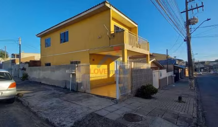 Sobrado à venda no bairro Tatuquara - Curitiba/PR