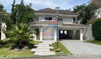 Casa de Alto Padrão em Condomínio Exclusivo Santa Felicidade