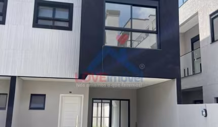 Sobrado à venda no bairro Cajuru - Curitiba/PR