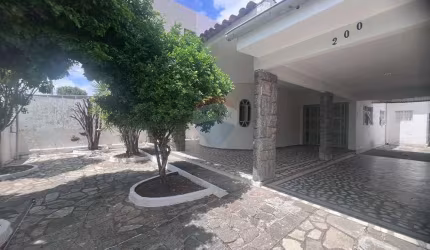VENDA | CASA AMPLA | COM 360 M² AREA TOTAL | 4 QUARTOS  + DCE | TREZE DE MAIO | R$ 560 MIL