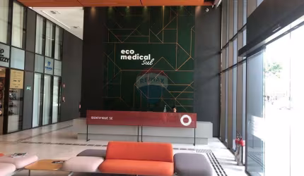 Sala Comercial Moderna no Coração de Bancários