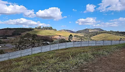 Terreno com 680 m², no Alphaville, aceita financiamento.