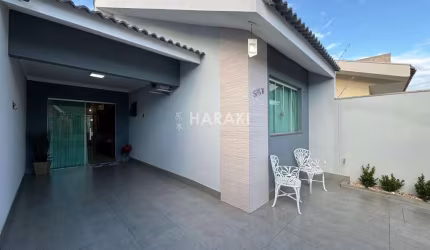 Casa para Venda em Maringá, Jardim Paris, 3 dormitórios, 1 suíte, 2 banheiros, 2 vagas